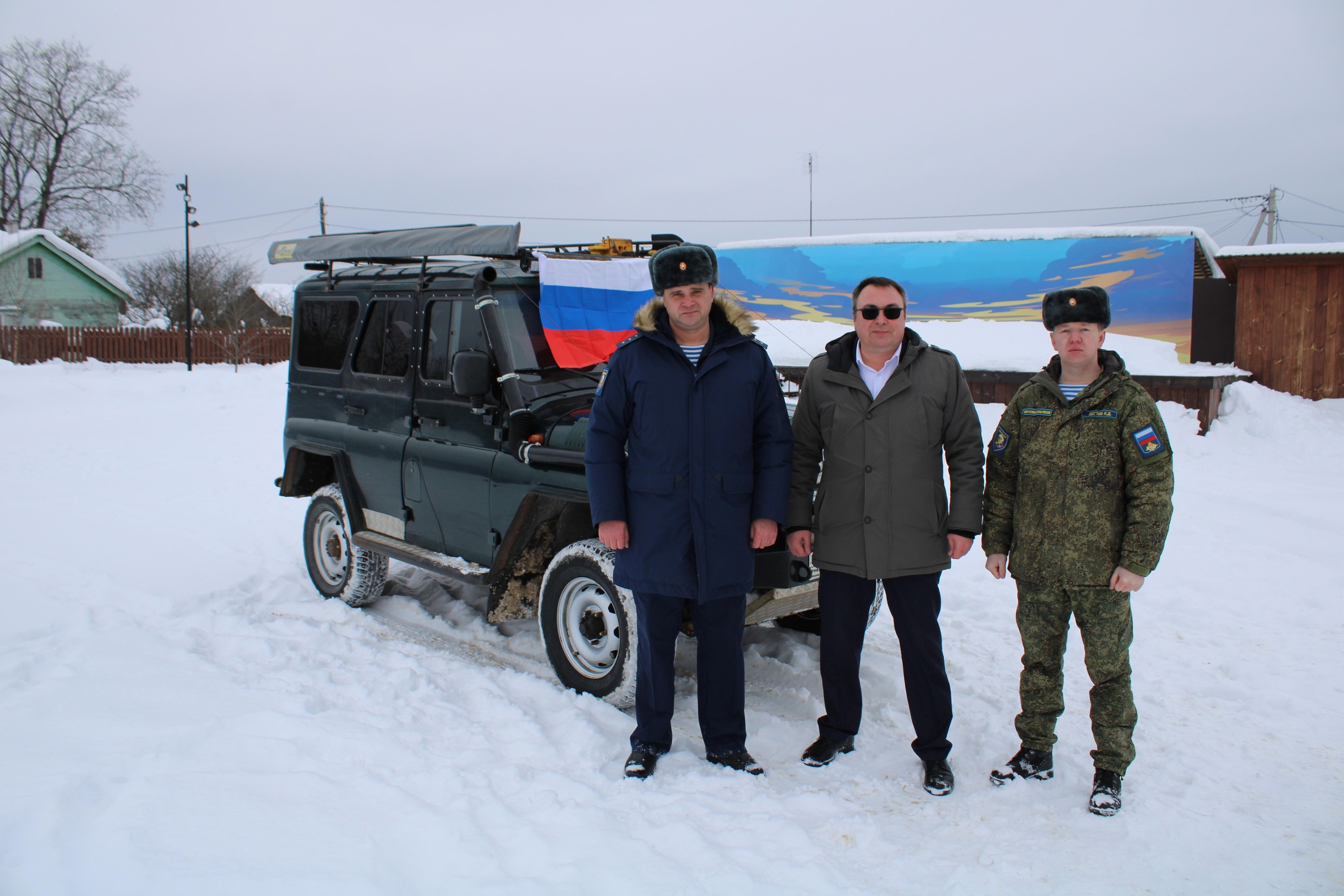 Жители Лежневского района приобрели автомобиль для бойцов СВО