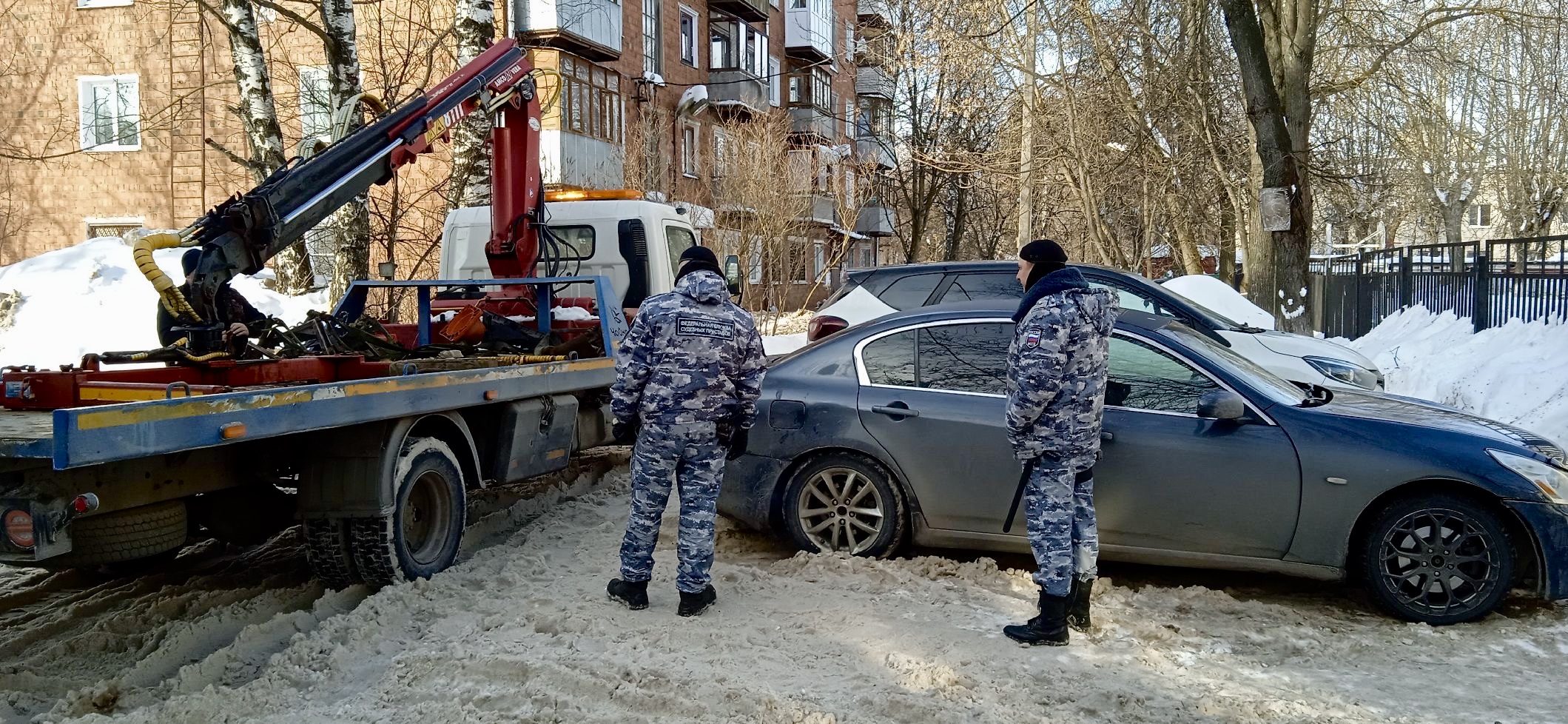 Дорогую иномарку арестовали у жителя Иванова за долги