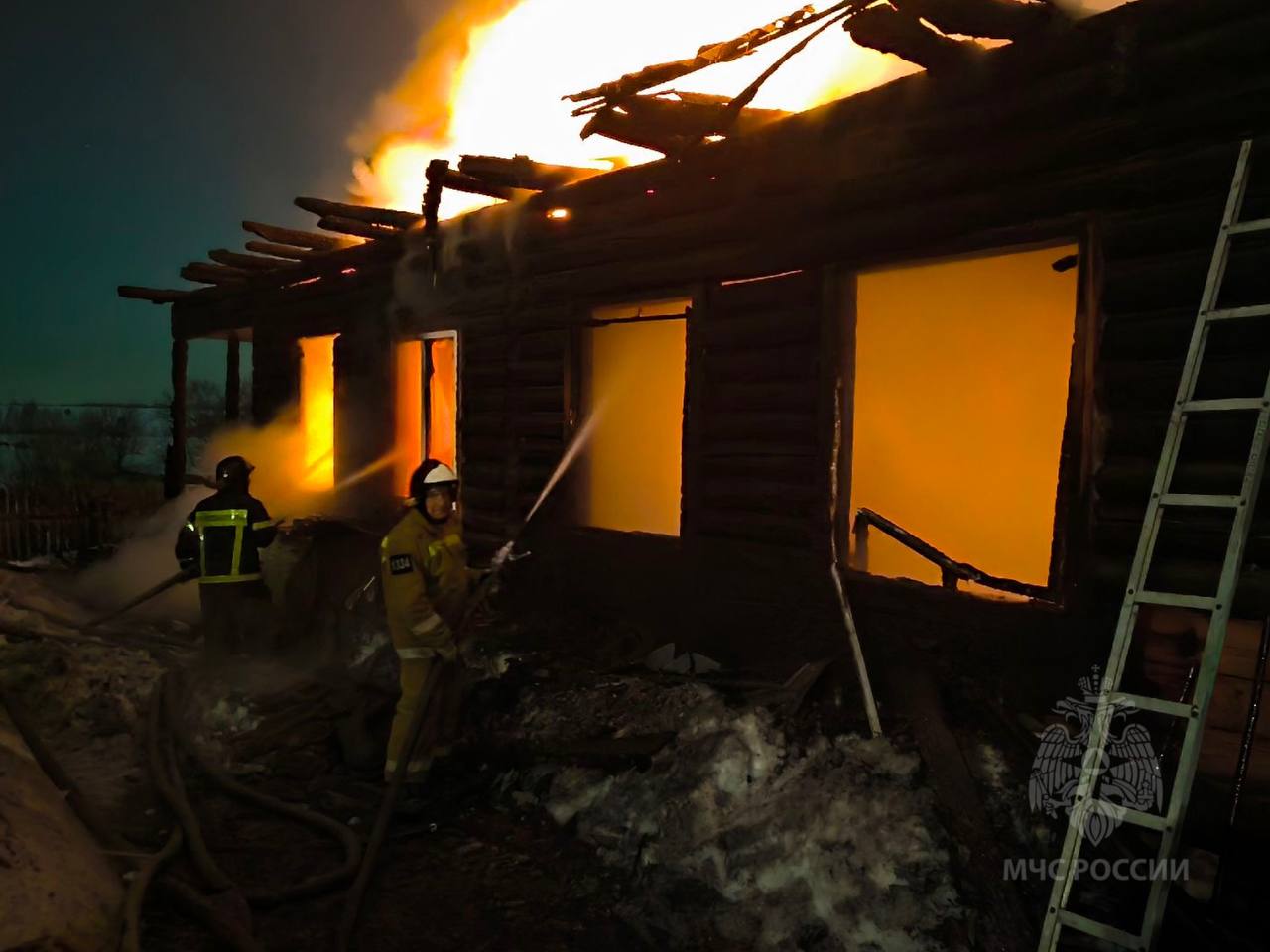 За минувшие сутки спасатели Ивановской области 6 раз выезжали на тушение пожаров
