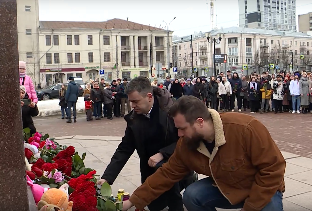 Станислав Воскресенский присоединился к акции памяти погибших в "Крокус Сити Холле" 