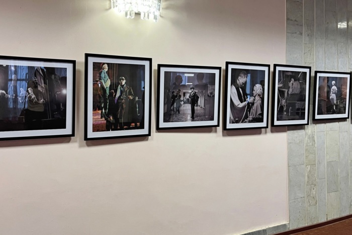 В Ивановском музыкальном театре открылась фотовыставка “Закулисье”