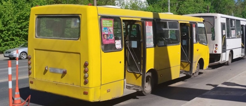 Два пассажирских автобуса столкнулись в Иванове 