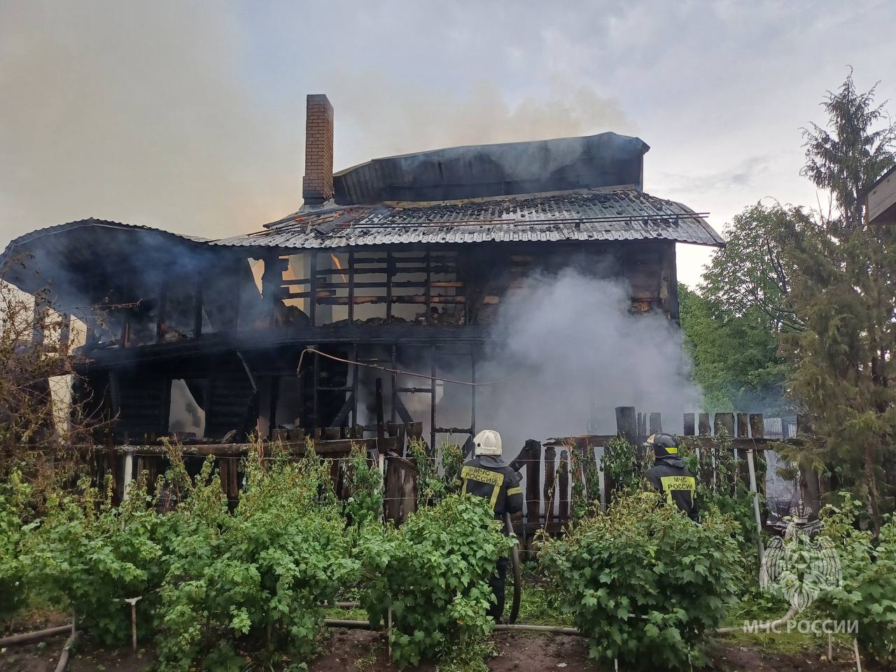 Два дома сгорели в Ивановской области после удара молний | 04.06.2024 |  Новости Иваново - БезФормата