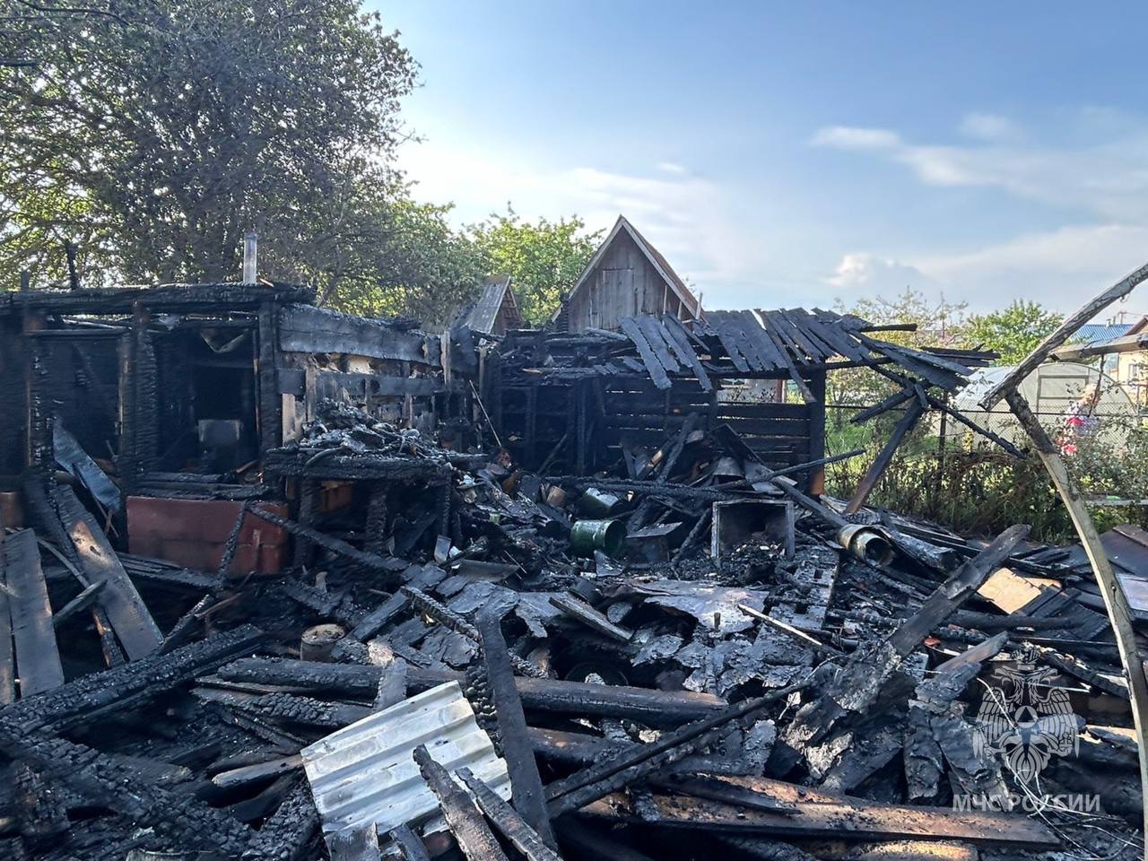 Баня и беседка с теплицей сгорела в Иванове