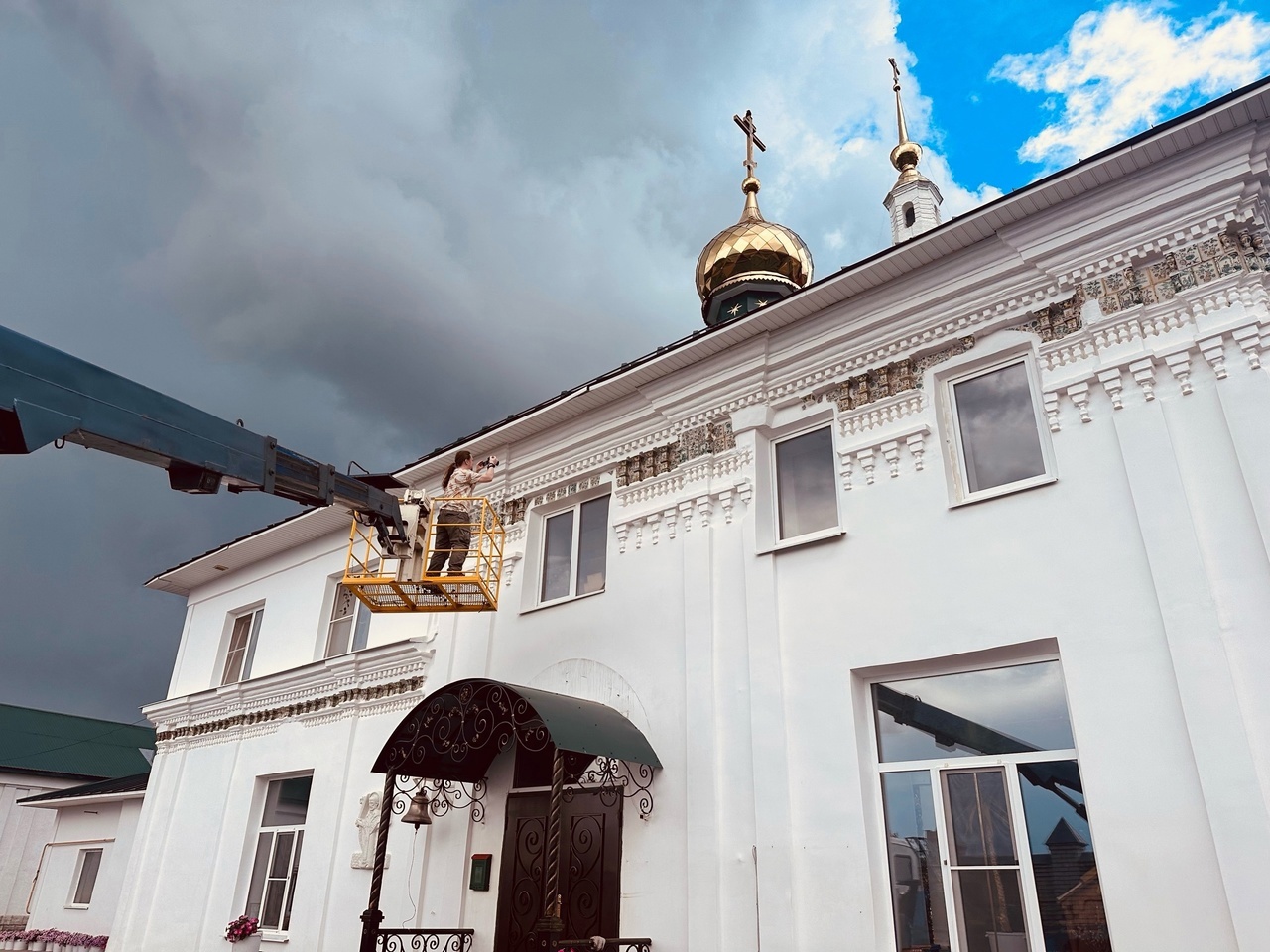 Научная группа из МГУ работает в Ильинском подворье Гаврилова Посада