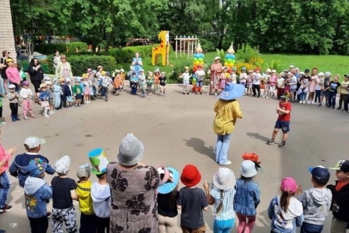 В ивановском детском саду № 50 прошел “Фестиваль панамок и шляпок”