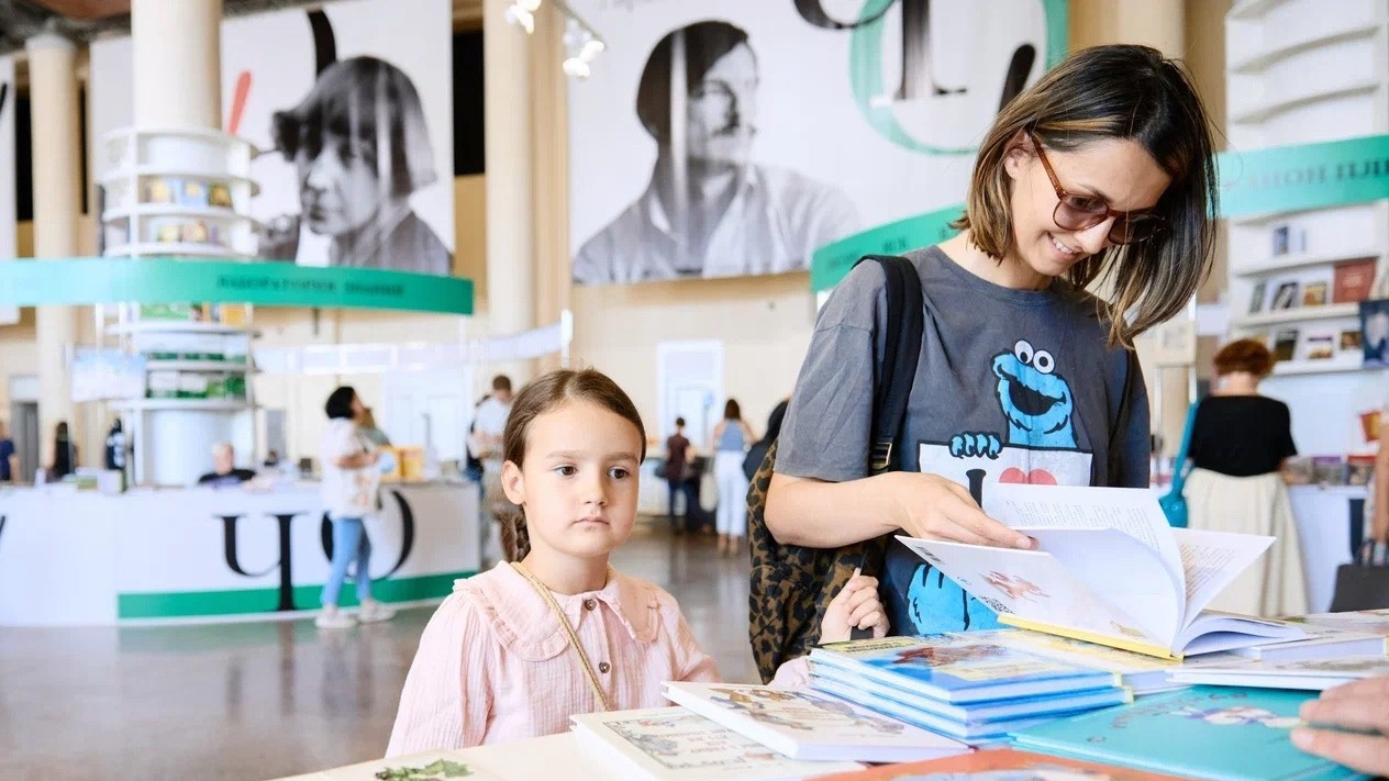 Гости третьего книжного фестиваля "Читай – Отдыхай!" приобрели больше 13 тысяч книг