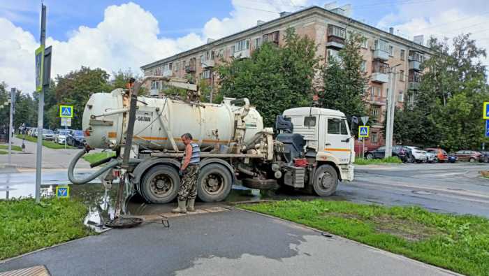 За минувшие сутки откачали более 190 кубометров воды с улиц Иванова