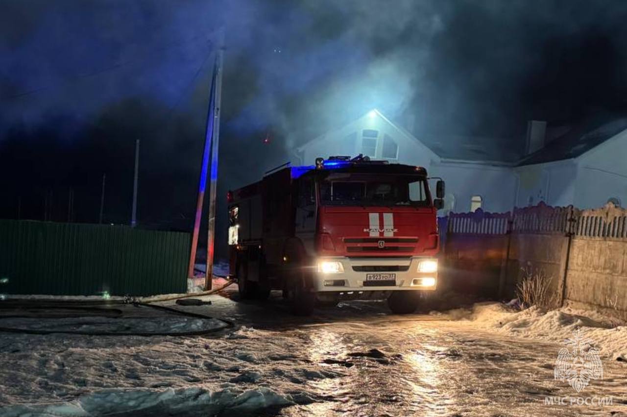 В Ивановском районе пожилые супруги смогли самостоятельно выбраться из горящего дома