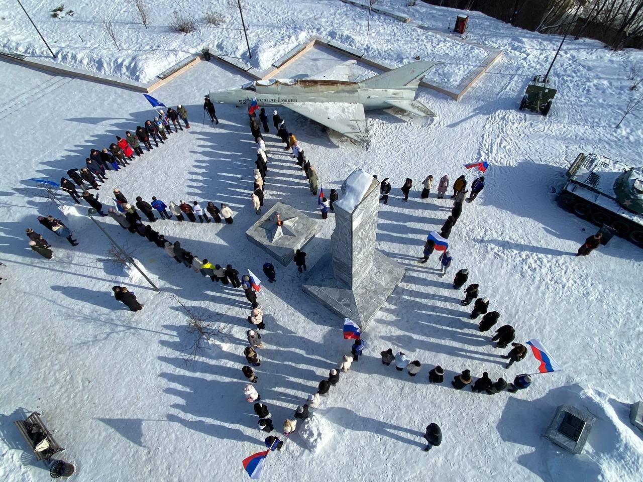 Жители Кинешмы присоединилась к патриотической акции "Символ героя"