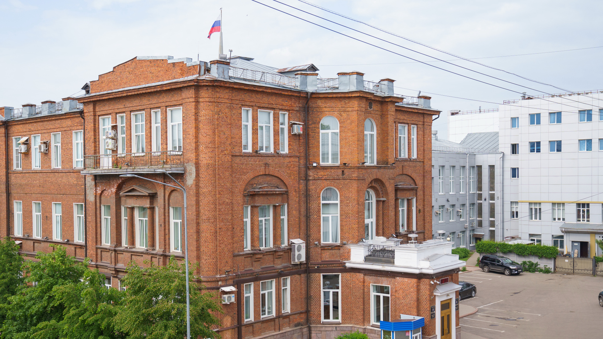 Направить обращение в правительство Ивановской области можно через официальный сайт или портал Госуслуги