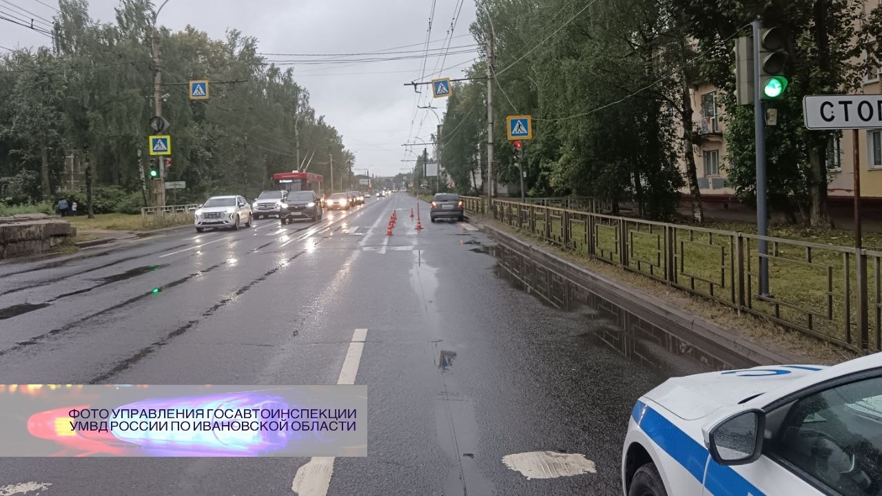 Пенсионерка переходила дорогу на "красный" и попала под машину