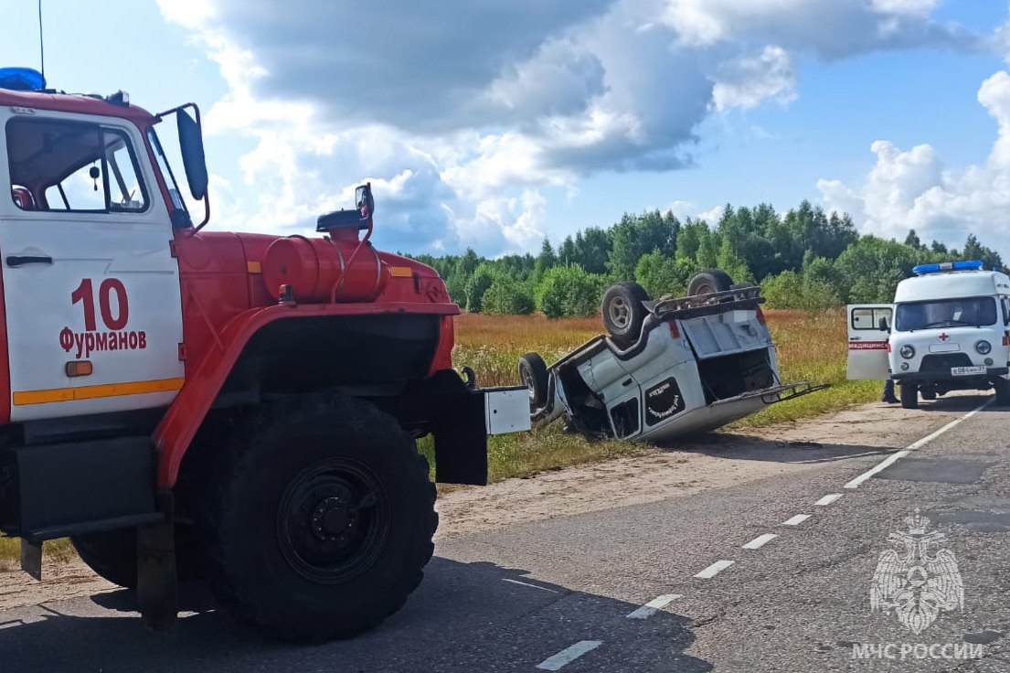 В Фурмановском районе автомобилист вылетел в кювет и перевернулся