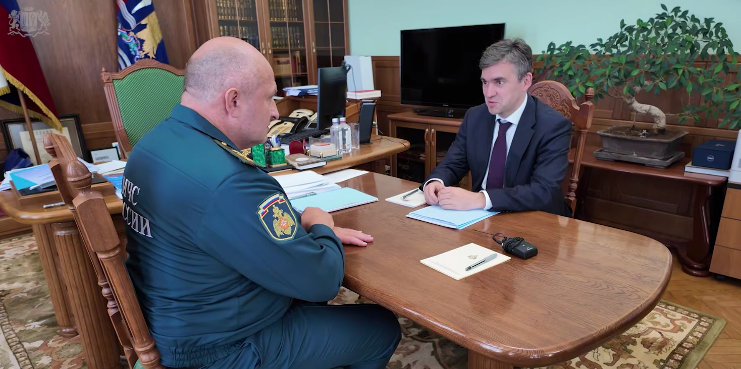 Глава МЧС России Александр Куренков передал ивановским спасателям новую технику