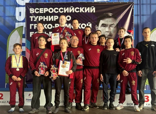 Ивановские спортсмены завоевали 8 медалей на Всероссийских соревнованиях по греко-римской борьбе