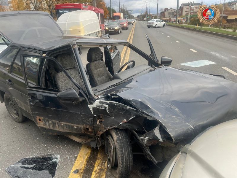 16-летний подросток устроил аварию на улице Ивановской в Кохме 