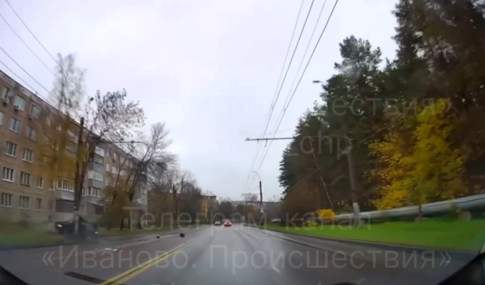 Момент утренней аварии с погибшим в Иванове попал на кадры регистратора