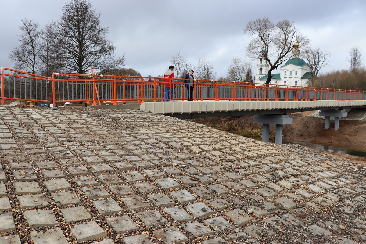 В селе Сидоровское Ивановского района строят новый мост